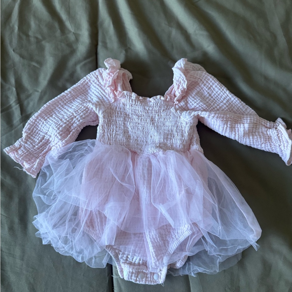 First birthday pink gauze and tulle romper with bows (12-18 months) - Picture 3 of 3